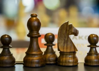 OpenAI bate Grok em torneio de xadrez para Inteligência Artificial