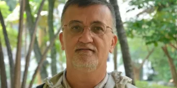 ‘Todo governo prepotente usa Deus no discurso’, diz vencedor do Jabuti