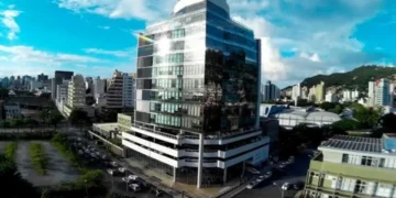 TCE de SC suspende pagamentos de contrato milionário da Secretaria de Infraestrutura por suspeita de irregularidades