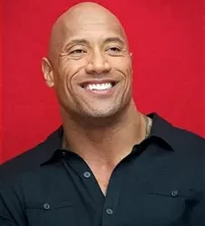 The Rock aparece irreconhecível em Veneza; veja comparação