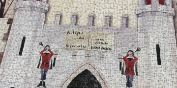 Crianças finalizam puzzle de 103 mil peças que ilustra Portugal dos Pequenitos