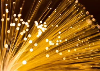 Claro avança em negociação para comprar operadora de banda larga Desktop, diz site