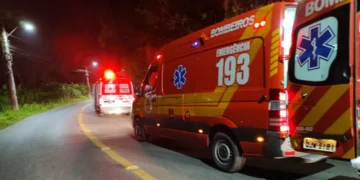 Homem é encontrado em posição fetal e desorientado após ser esfaqueado em Gaspar