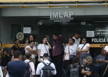 Famílias de mortos em operação no Rio reclamam de falta de informação