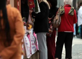 Temperatura em São Paulo cai para 10ºC e bate novo recorde em outubro