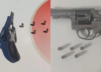 Homem é preso por posse ilegal de arma após denúncias de tiros em Rodeio