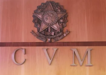 CVM aplica multa de R$ 26 milhões em caso de fraude no mercado