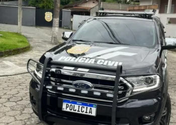 Operação em Blumenau e região investiga fraude milionária em cartões de crédito