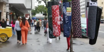 Frente fria chega a São Paulo a partir de segunda com chuvas e ventos