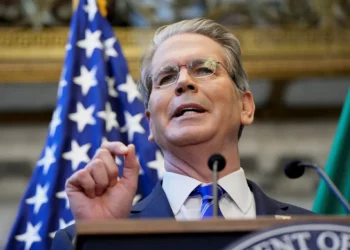 Economia dos EUA está bem, mas pode ter recessão se FED não baixar juro, diz Bessent