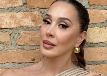 ‘Desserviço’, diz médica sobre gravidez de Claudia Raia