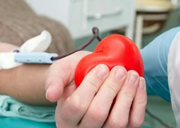 É errado dizer sangue do “grupo O”.  O correto é “grupo zero”