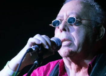 Como seria o último show do ano de Jards Macalé