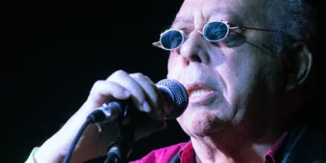 Como seria o último show do ano de Jards Macalé