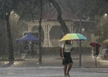 Inmet alerta para tempestades em três estados até amanhã; veja onde