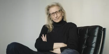 Annie Leibovitz: “A moda e a comédia têm-nos ajudado a sobreviver nestes tempos difíceis da política”