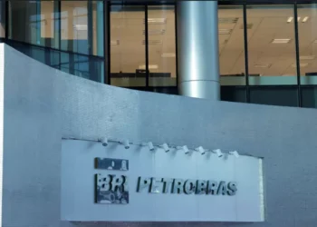Petrobras pagará R$ 12,2 bilhões em dividendos, equivalentes a R$ 0,94 por ação