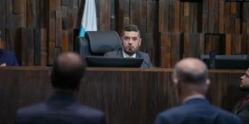 PF encontra mais de R$ 90 mil em dinheiro vivo no carro de Rodrigo Bacellar