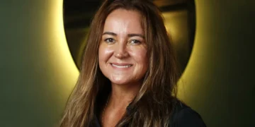 Empresária conta como levar o ‘luxo silencioso’ para camarote da Sapucaí