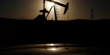 Opep+ confirma que vai manter nível atual de produção de petróleo no 1º tri de 2026