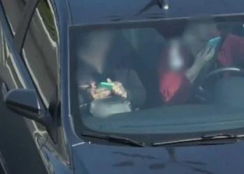 Para flagrar uso de celular ao volante, PRF usa drones com zoom de 56x na BR-101, em SC, durante Natal e Ano Novo