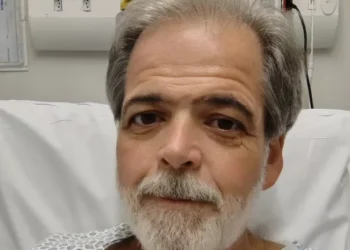 Ex-humorista da Globo pede apoio financeiro nas redes após transplante