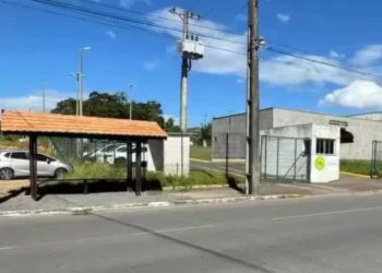 Novos pontos de ônibus são inaugurados em frente ao Ruy Barbosa e ao CEDUP em Timbó