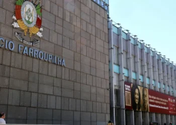 Lula sanciona porte de arma para policiais legislativos estaduais