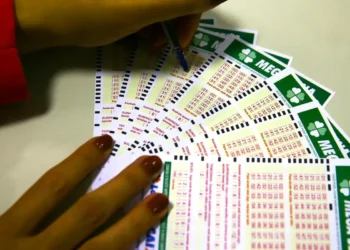 Mega-Sena acumula novamente e prêmio principal vai para R$ 62 milhões