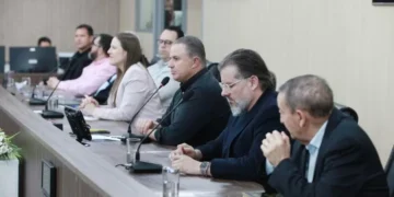 Câmara de Blumenau celebra o Dia da Bíblia em sessão marcada por homenagens e manifestações de fé