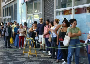 Mais de 42 mil fazem provas discursivas do CNU 2025 neste domingo