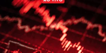 Ibovespa hoje fecha com forte queda, com Petrobras e bancos; Vale se salva