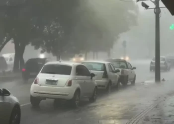 Inmet emite alerta vermelho para RS com chegada de ciclone