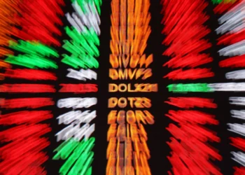 Ibovespa fecha em queda com pressão da Vale, mas ainda acima dos 160 mil pontos