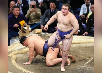 A história de ucraniano que conquistou título inédito em torneio de sumô