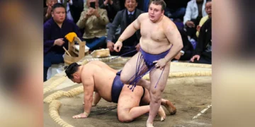 A história de ucraniano que conquistou título inédito em torneio de sumô