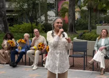 Regina Duarte é homenageada na Globo, sete anos após ida para Bolsonaro