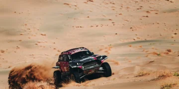 A caminho do final do Rally Dakar, Maria Luís Gameiro teve de lidar com mais furos: “perdemos aí uns quatro ou cinco minutos”