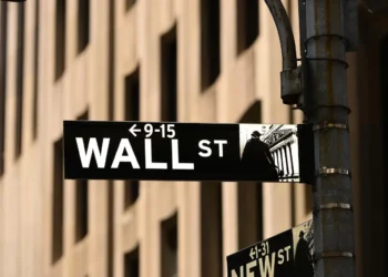 NY fecha quase estável, sem surpresas com Fed e Powell e na espera por balanços