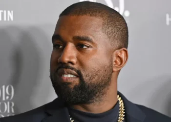 “Perdi o contacto com a realidade”. Kanye West pede desculpa por comportamento antissemita