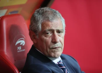 Fernando Santos no centro de dívida de 2,6 milhões que a FPF vai liquidar