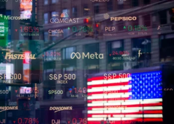 Bolsas de NY caem, com CPI, disputas no Fed, balanços e geopolítica no radar