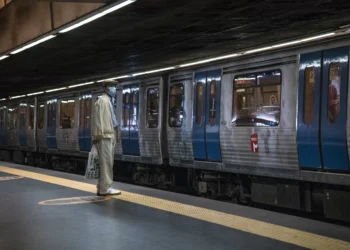 Metro de Lisboa mantém abertas três estações para as pessoas em situação de sem-abrigo