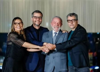 Lula celebra vitória de ‘O Agente Secreto’ no Globo de Ouro