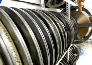 Filme “On Falling” de Laura Carreira recebe Prémio Descoberta pela Academia Europeia de Cinema