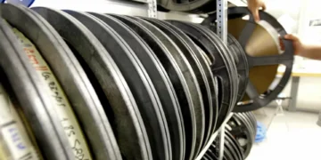 Filme “On Falling” de Laura Carreira recebe Prémio Descoberta pela Academia Europeia de Cinema