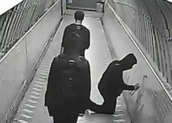 Prefeito de Blumenau se manifesta após vandalismo com símbolo nazista em túnel revitalizado