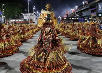 Comunidade brasileira celebra Carnaval em Lisboa com desfiles organizados