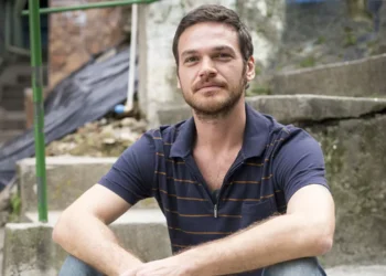 Emilio Dantas diz ter sido vítima de golpe na internet