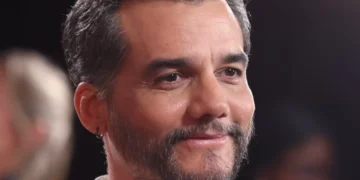 O sapato ‘diferentão’ de Wagner Moura no Globo de Ouro